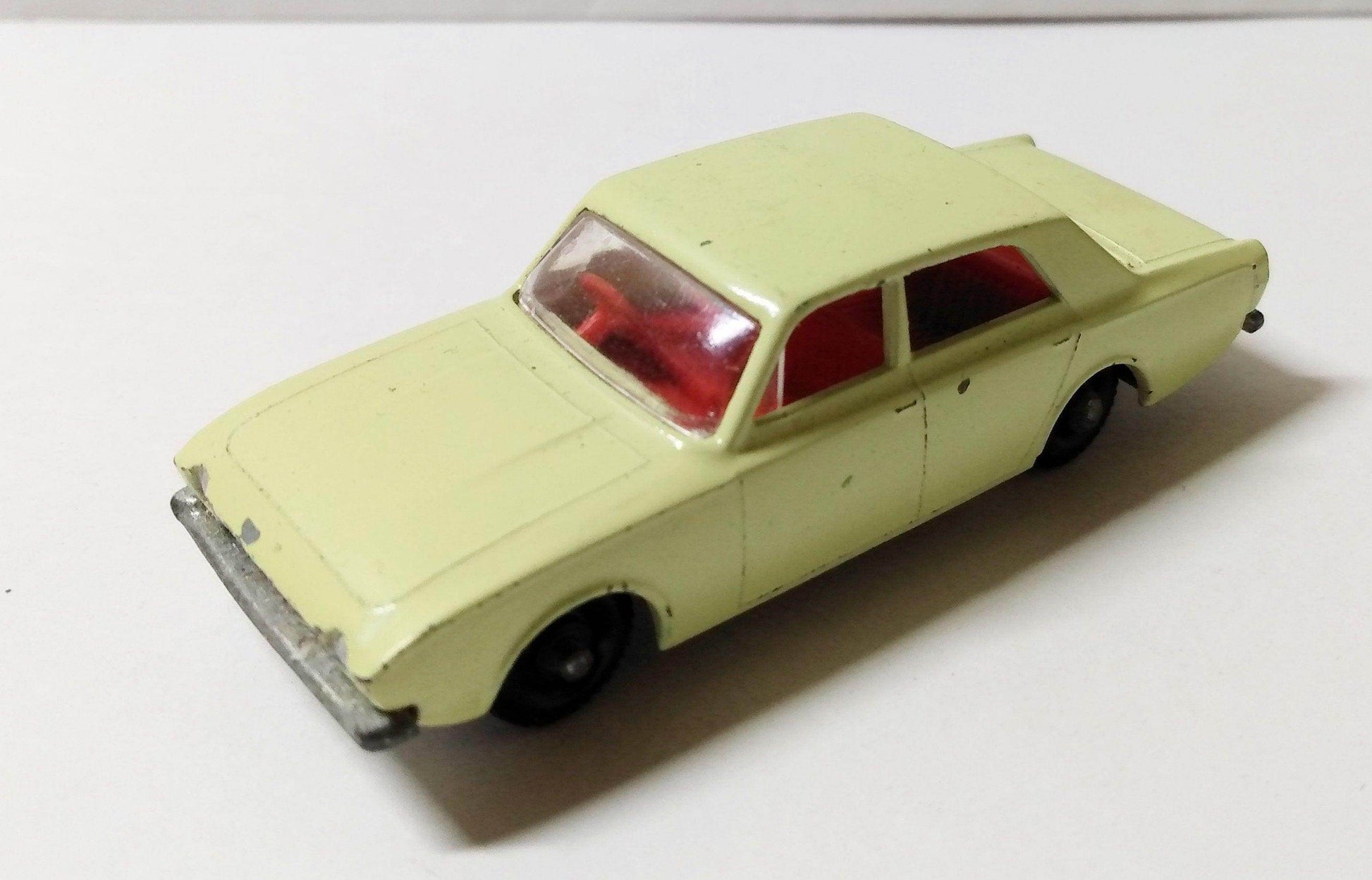 Lesney Matchbox No 45 Ford Corsair 1500 England 1965 - TulipStuff