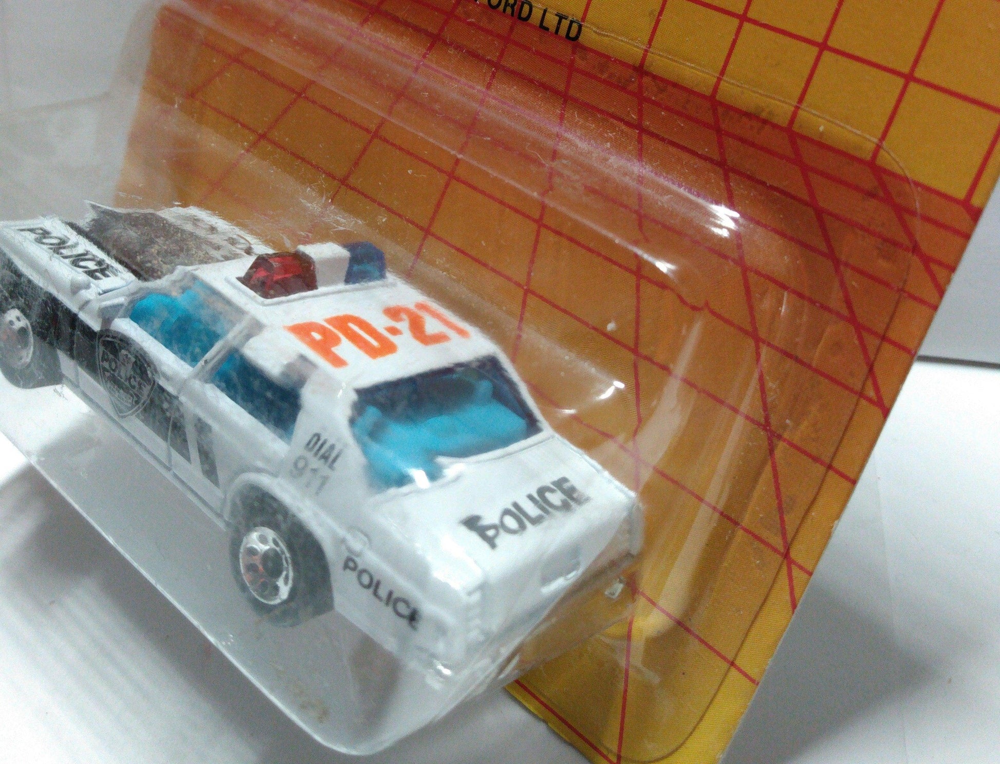 Matchbox MB16 Ford LTD Police Car Diecast Metal no. 1716 1987 - TulipStuff