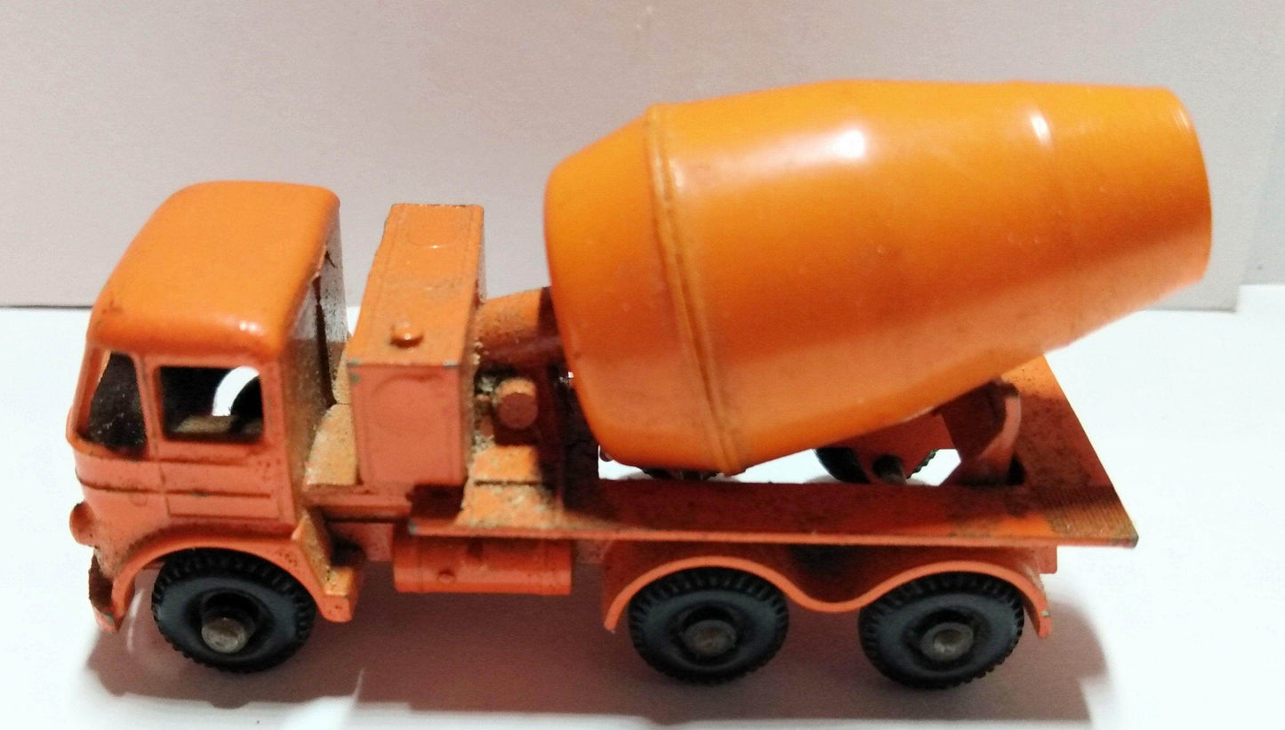 Lesney Matchbox 26 Foden Cement Mixer Truck 1961 England - TulipStuff