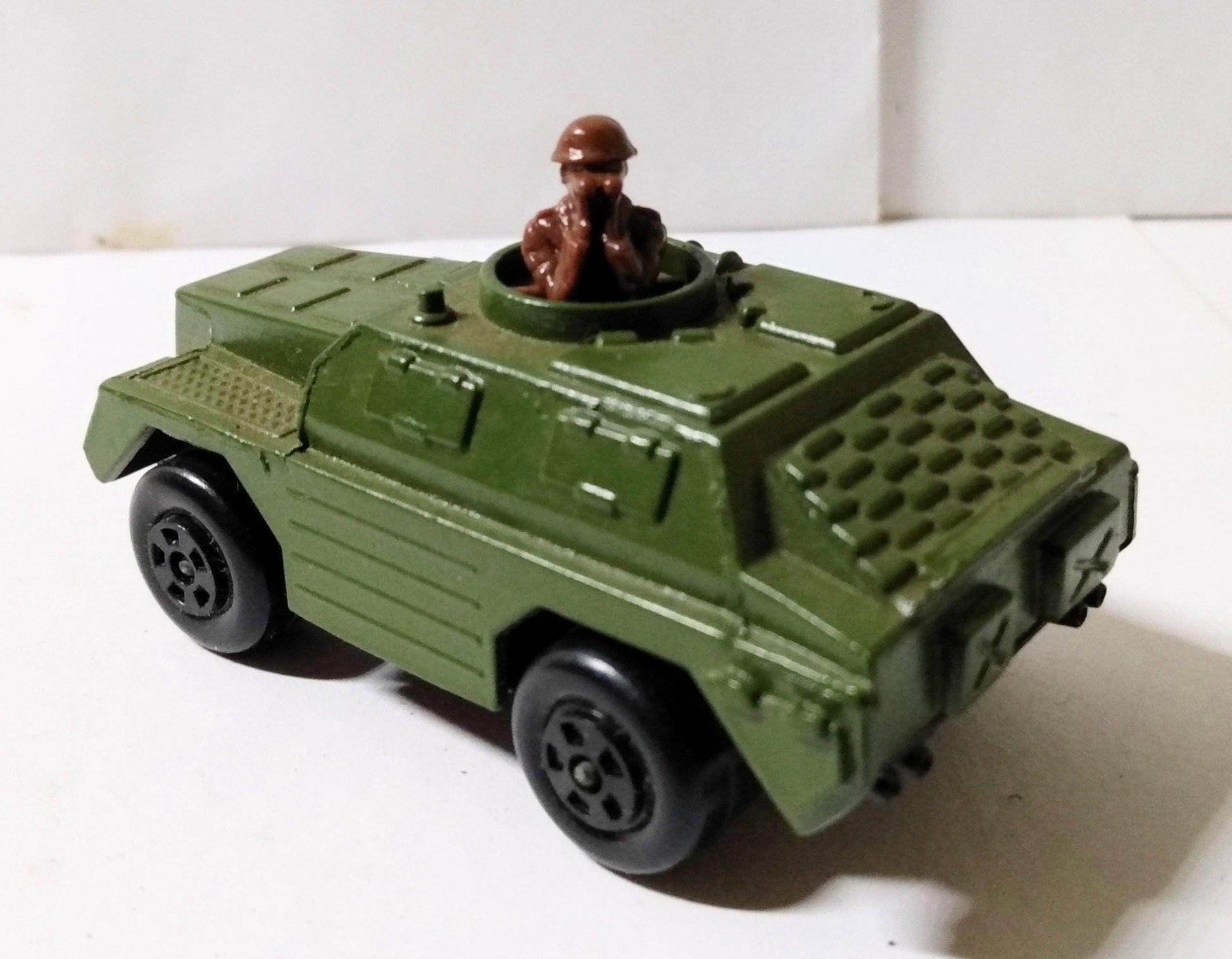Lesney Matchbox No. 28 Stoat Armored Truck Army Rola-matics 1974 - TulipStuff