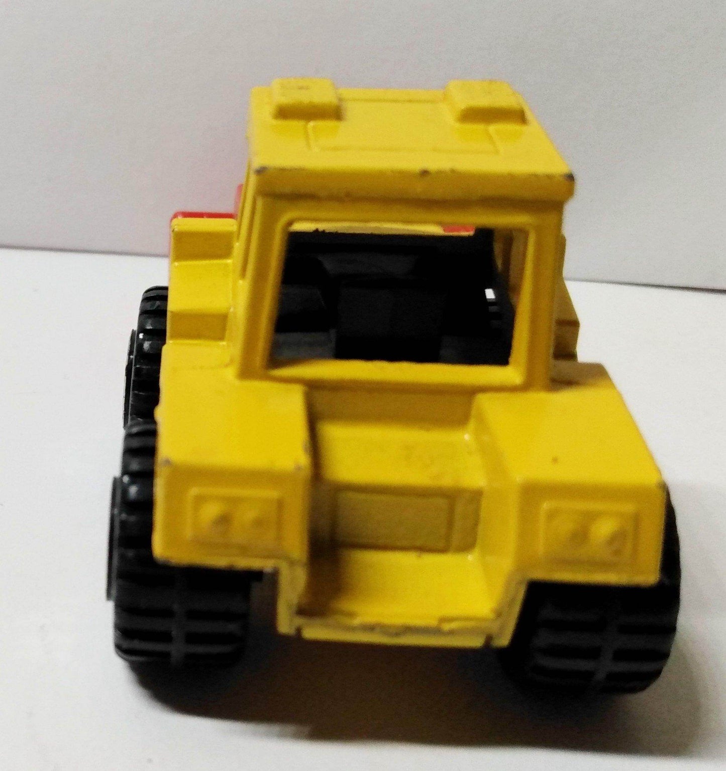 Lesney Matchbox no. 29 Tractor Shovel Superfast Made in England 1976 - TulipStuff