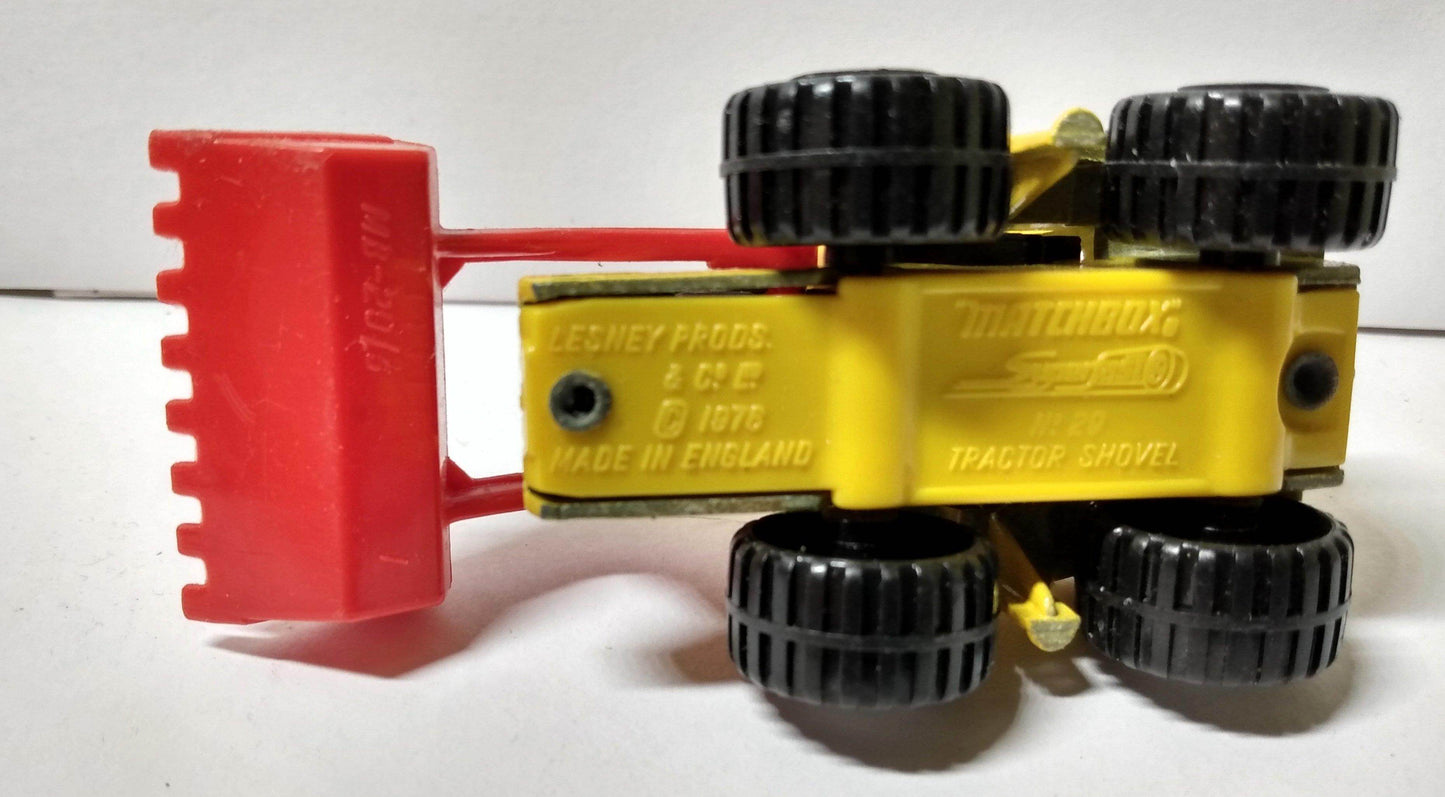 Lesney Matchbox no. 29 Tractor Shovel Superfast Made in England 1976 - TulipStuff