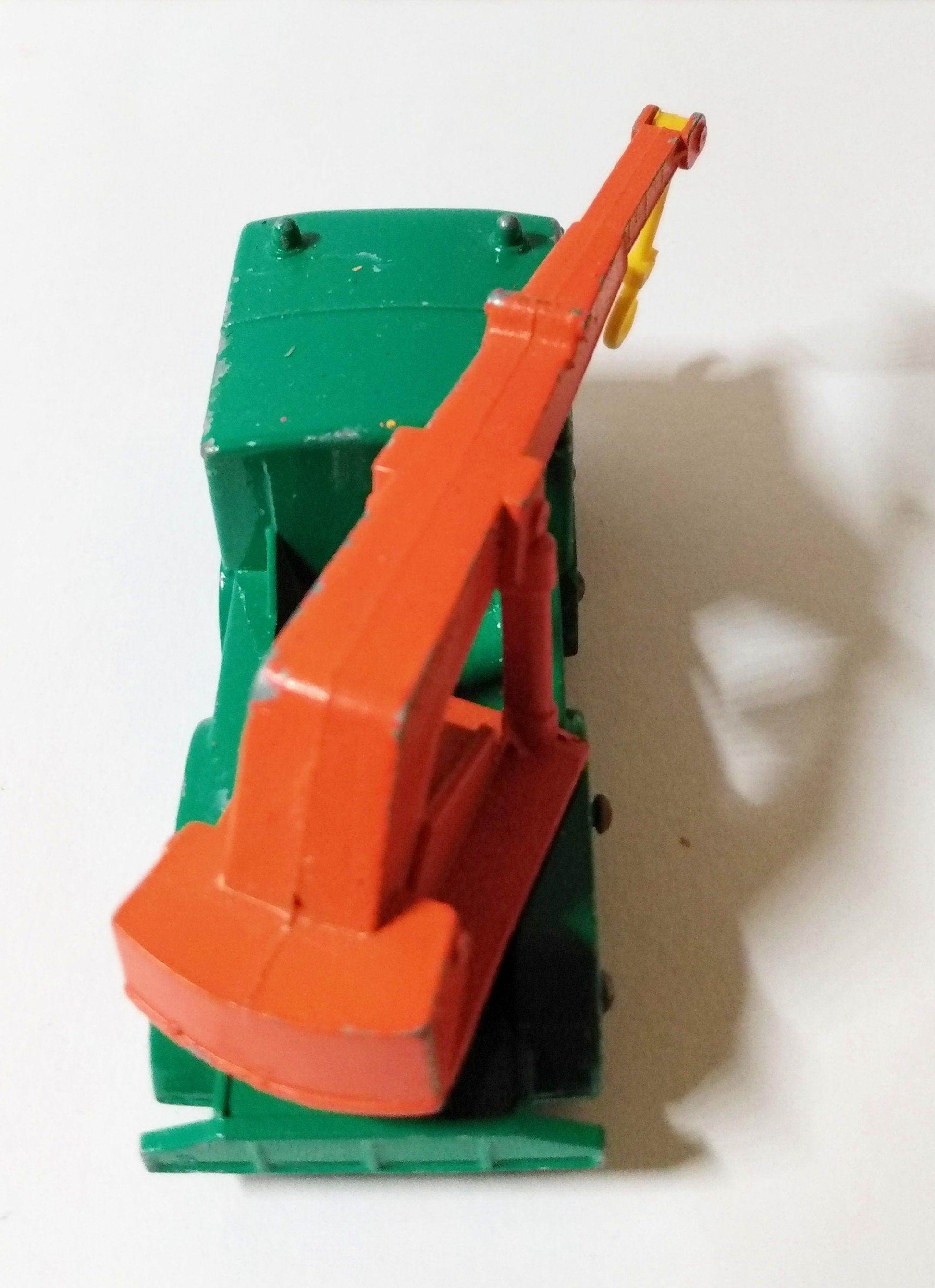 Lesney Matchbox 30 8-Wheel Crane Truck Diecast 1965 England - TulipStuff