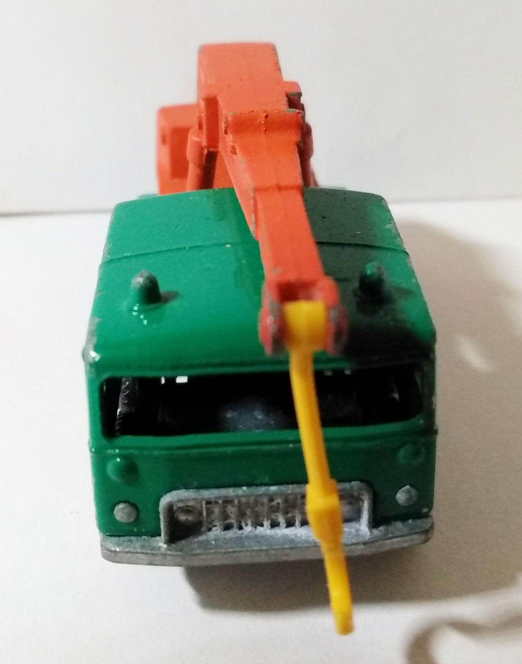 Lesney Matchbox 30 8-Wheel Crane Truck Diecast 1965 England - TulipStuff