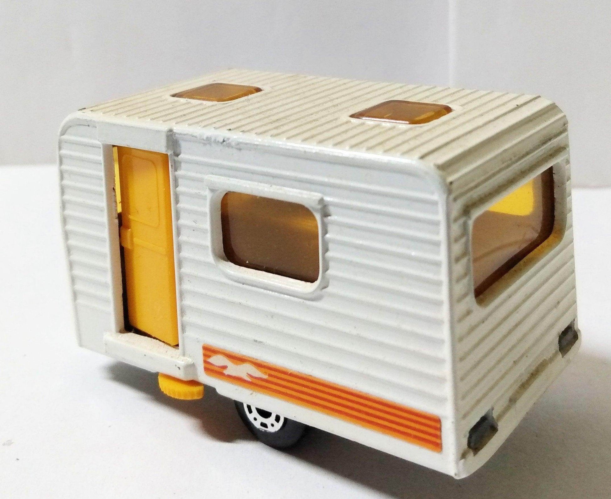 Matchbox 31 Caravan Travel Trailer RV Camper Superfast England 1977 - TulipStuff