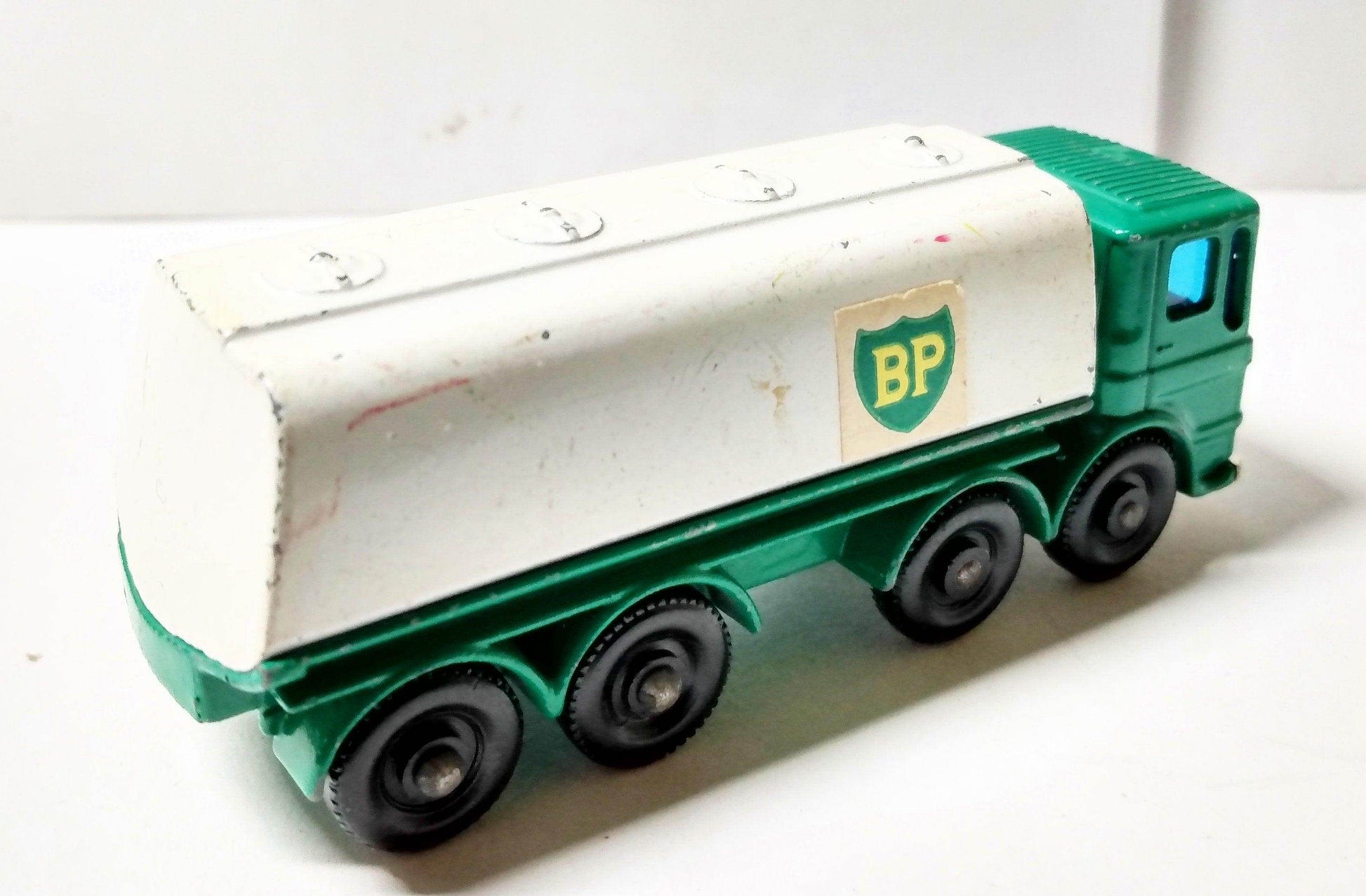 Lesney Matchbox 32 BP Leyland Petrol Tanker 1968 England - TulipStuff
