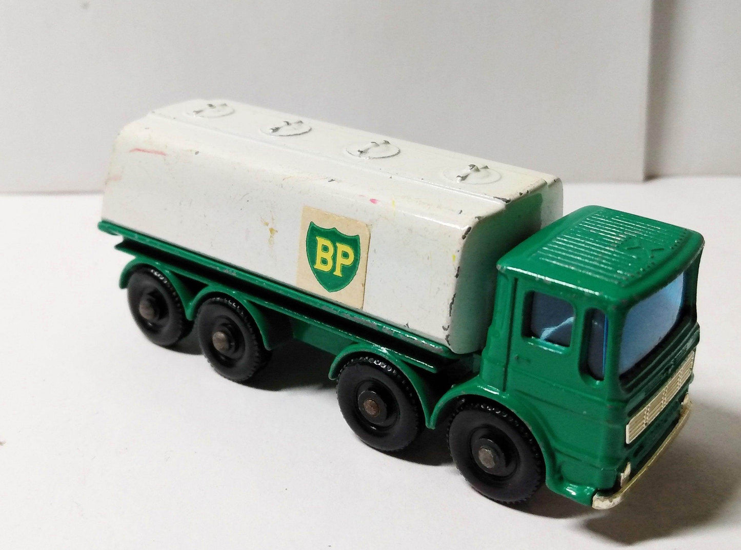 Lesney Matchbox 32 BP Leyland Petrol Tanker 1968 England - TulipStuff