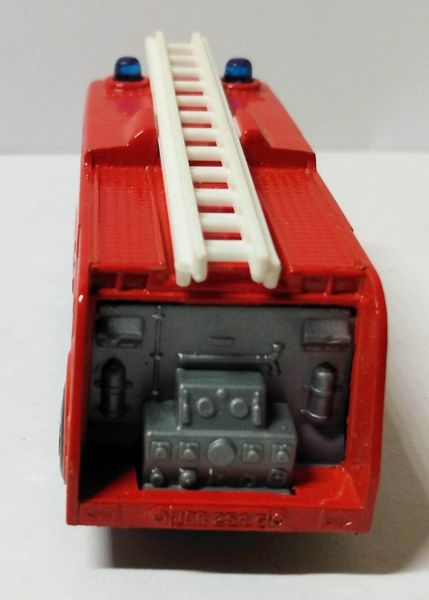 Lesney Matchbox No. 35 Merryweather Fire Engine Superfast England 1971 - TulipStuff