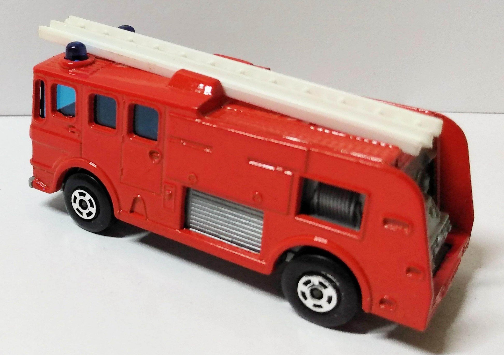 Lesney Matchbox No. 35 Merryweather Fire Engine Superfast England 1971 - TulipStuff