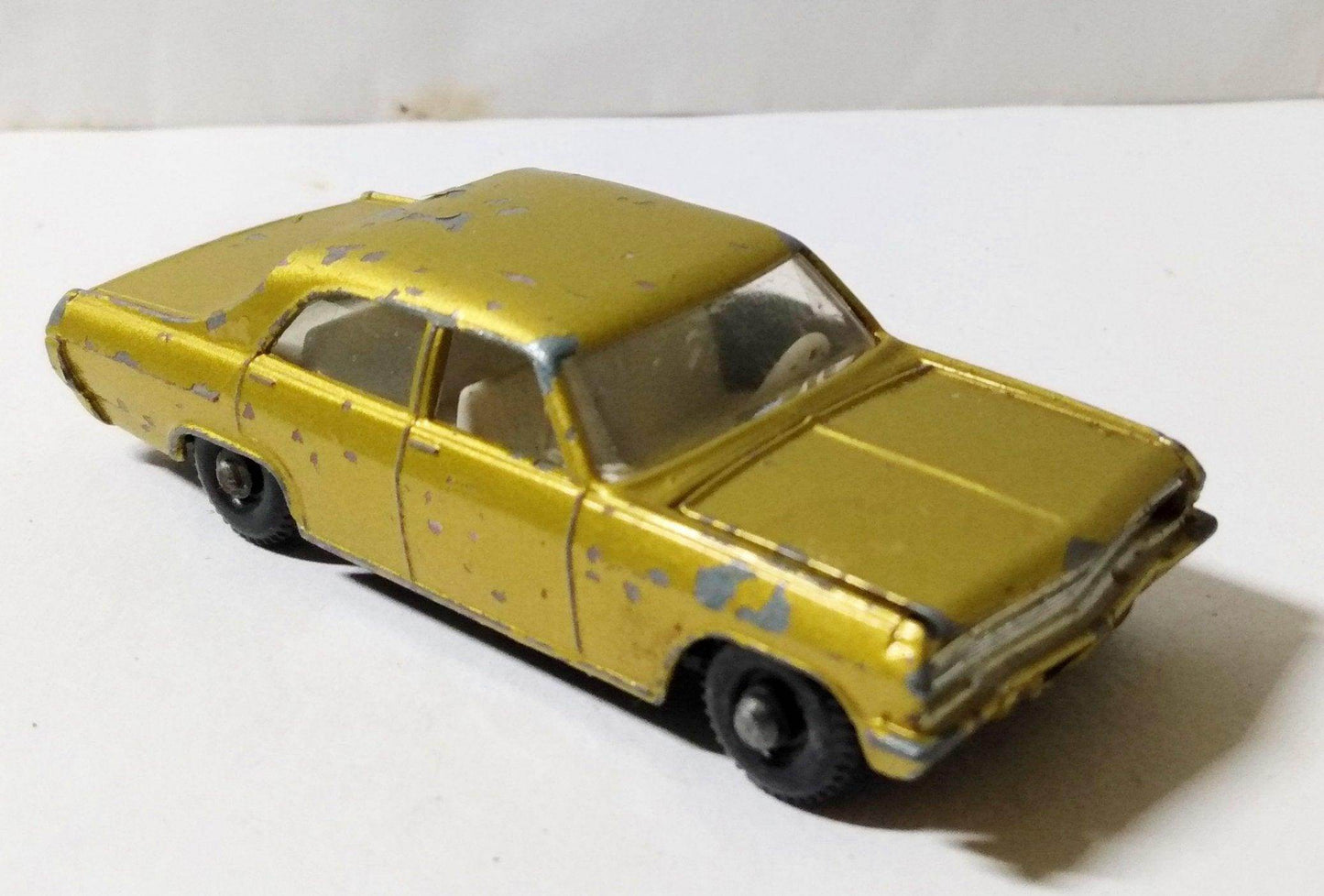Lesney Matchbox 36 Opel Diplomat Sedan England 1966 - TulipStuff