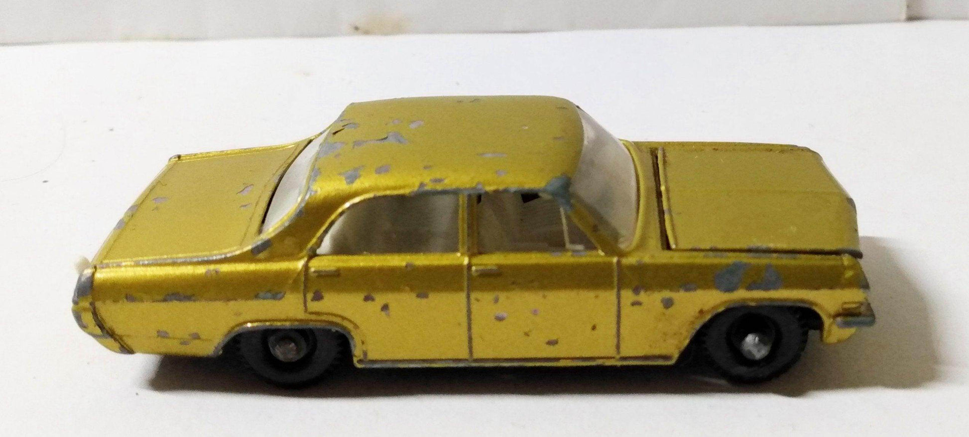Lesney Matchbox 36 Opel Diplomat Sedan England 1966 - TulipStuff