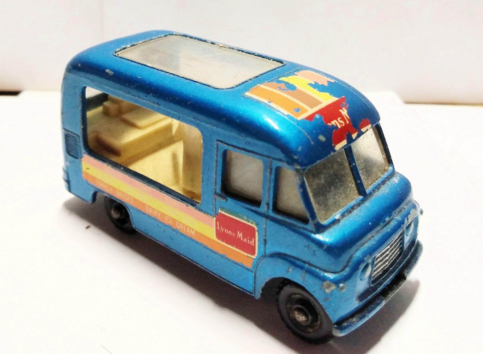 Lesney Matchbox 47 Commer Ice Cream Van Lyons Maid 1963 England - TulipStuff