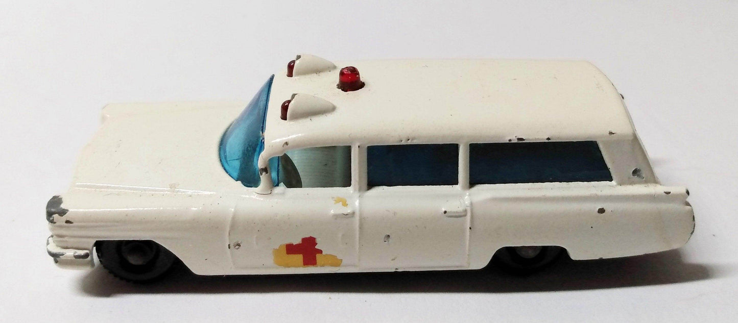 Lesney Matchbox 54 S&S Cadillac Ambulance 1965 England - TulipStuff