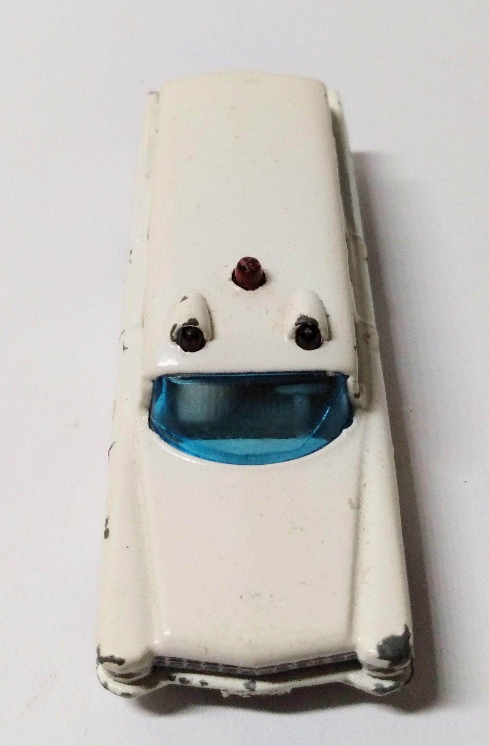 Lesney Matchbox 54 S&S Cadillac Ambulance 1965 England - TulipStuff