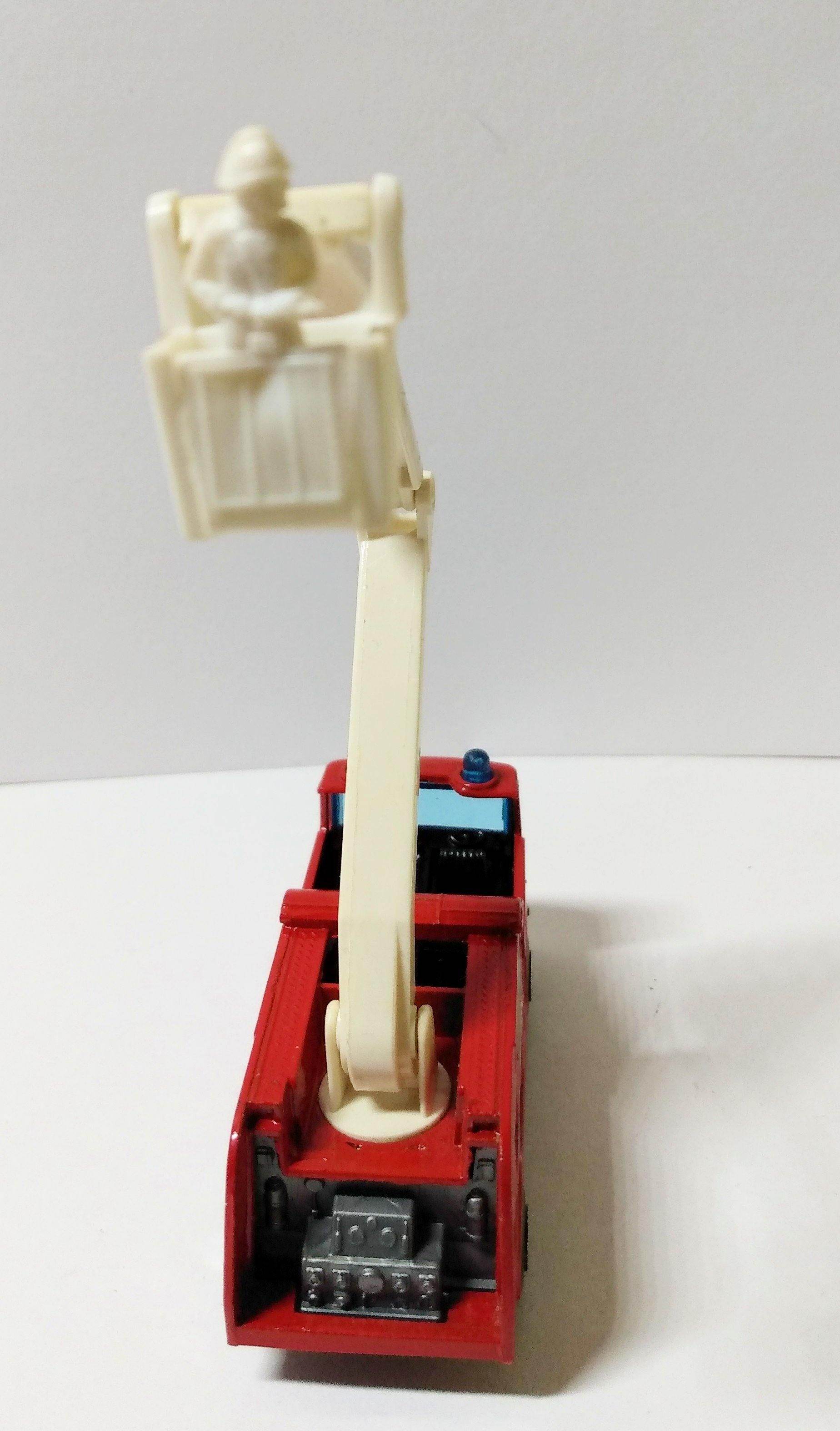 Matchbox 63 Snorkel Fire Truck Los Angeles Fire Dept 1981 England - TulipStuff