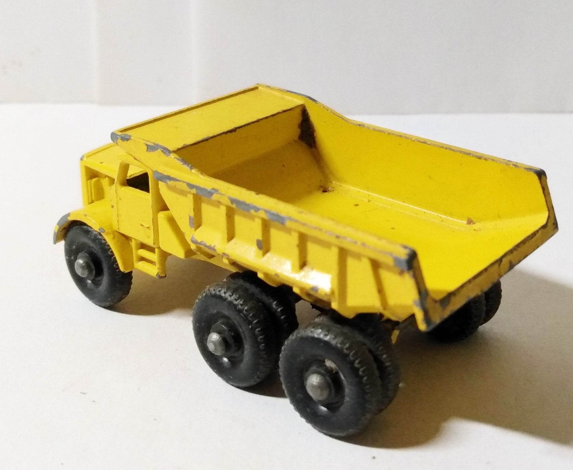 Lesney Matchbox no. 6 Euclid Quarry Dump Truck England 1964 - TulipStuff