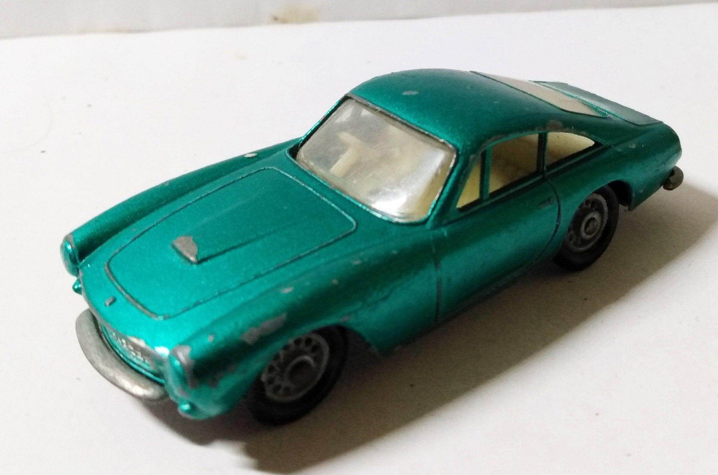 Lesney Matchbox no. 75 Ferrari Berlinetta Wire Wheels Made in England 1965 - TulipStuff