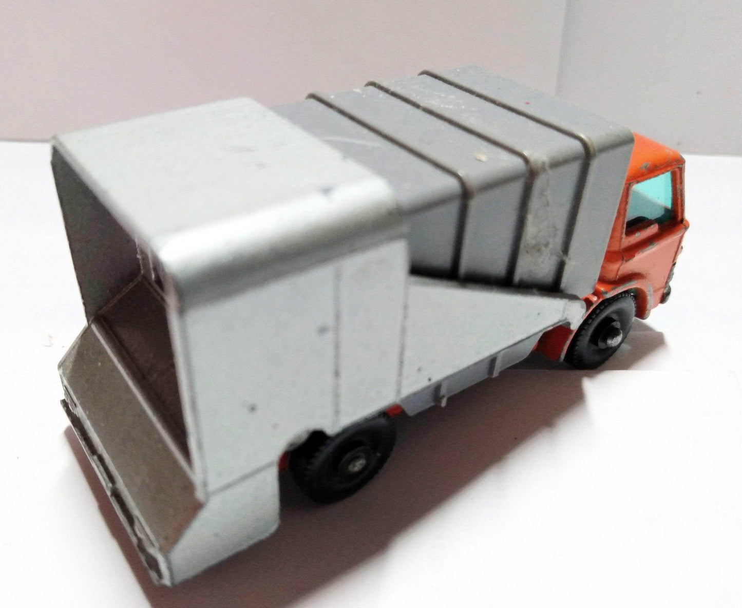 Lesney Matchbox No 7 Ford Refuse Garbage Truck 1966 England - TulipStuff