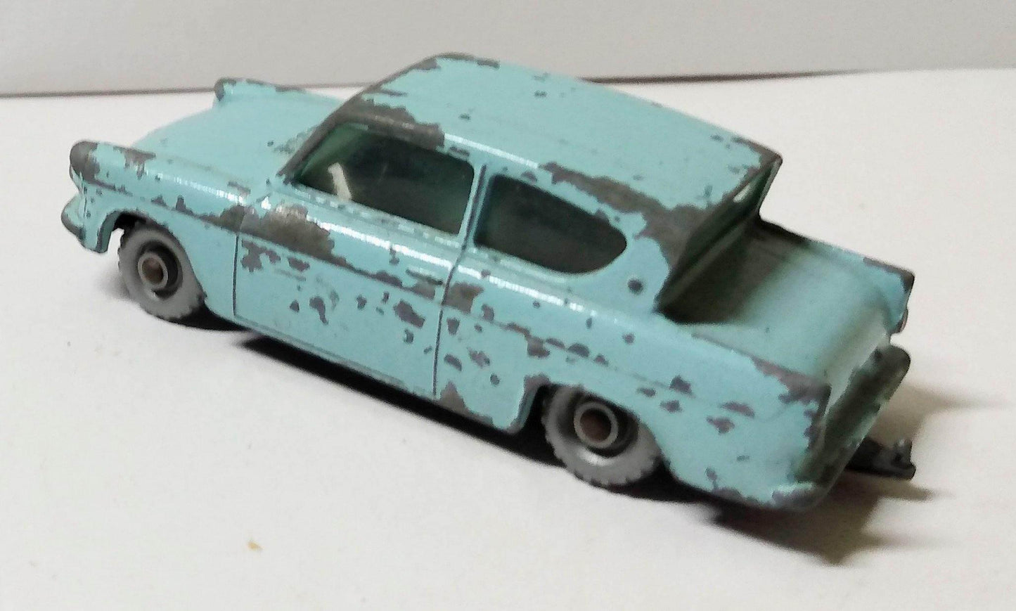 Lesney Matchbox 7 Ford Anglia Light Blue Silver Wheels England 1961 - TulipStuff