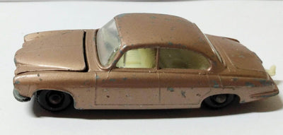 Lesney Matchbox 28 Jaguar Mk 10 Diecast Toy England 1964 - TulipStuff
