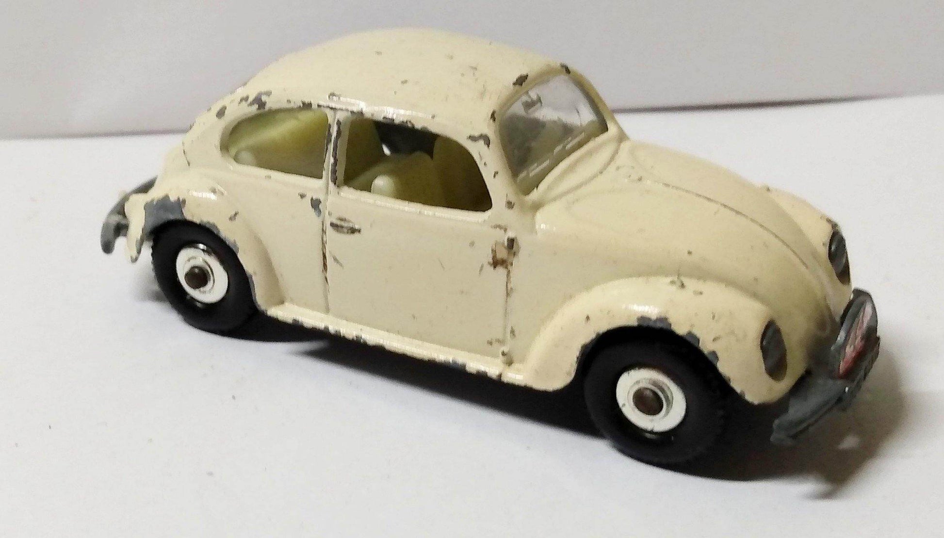 Lesney Matchbox 15 Volkswagen 1500 Saloon VW Beetle England 1968 - TulipStuff