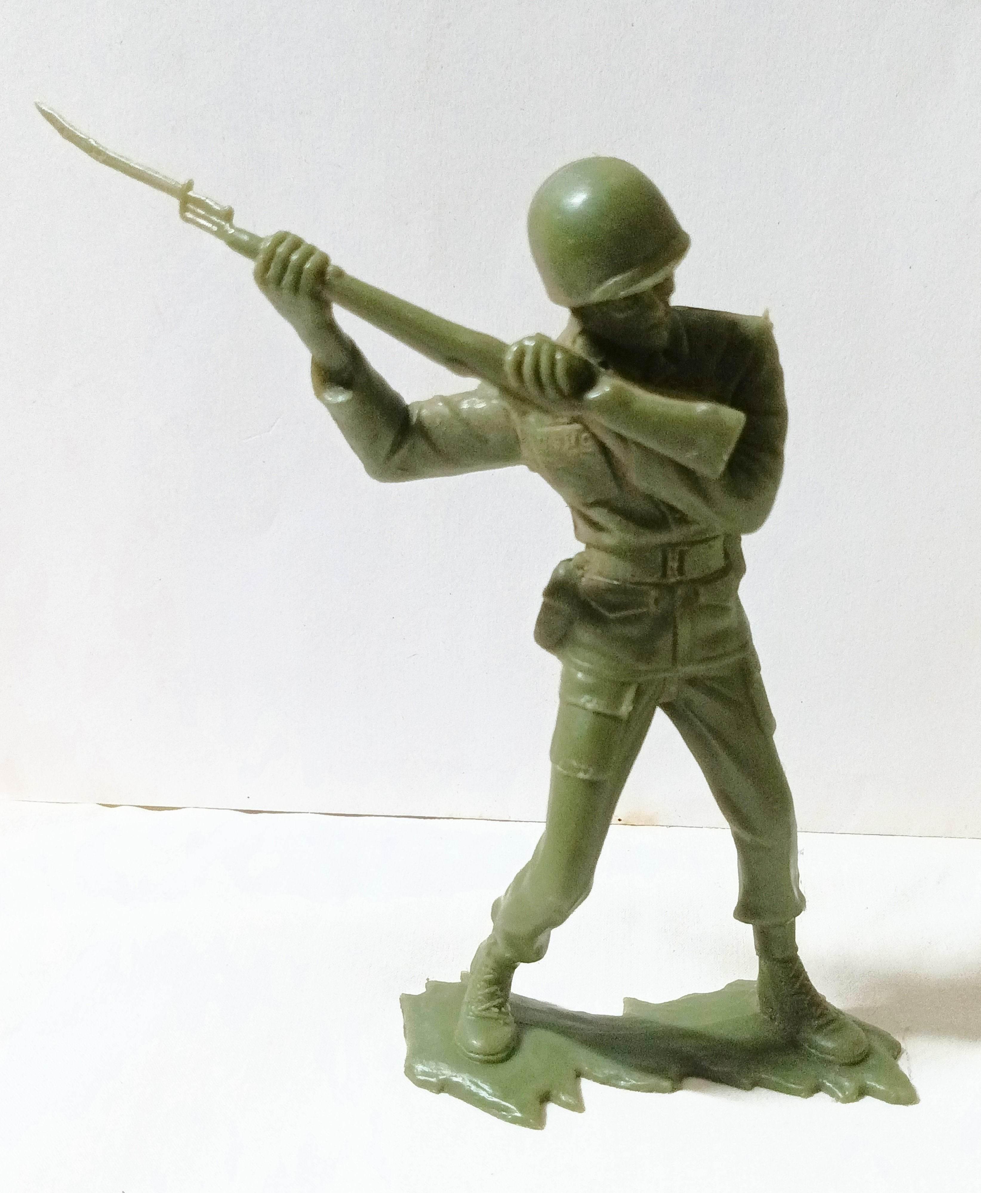 Plastic Toy Soldier Rifleman WWII USMC Marine 6 Inches Late 1960's
