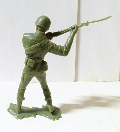 Plastic Toy Soldier Rifleman WWII USMC Marine 6 Inches Early 1970's - TulipStuff