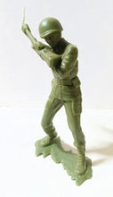 Load image into Gallery viewer, Plastic Toy Soldier Rifleman WWII USMC Marine 6 Inches Early 1970&#39;s - TulipStuff
