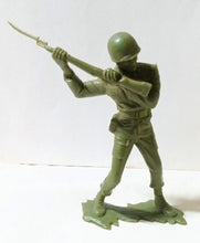 Load image into Gallery viewer, Plastic Toy Soldier Rifleman WWII USMC Marine 6 Inches Early 1970&#39;s - TulipStuff
