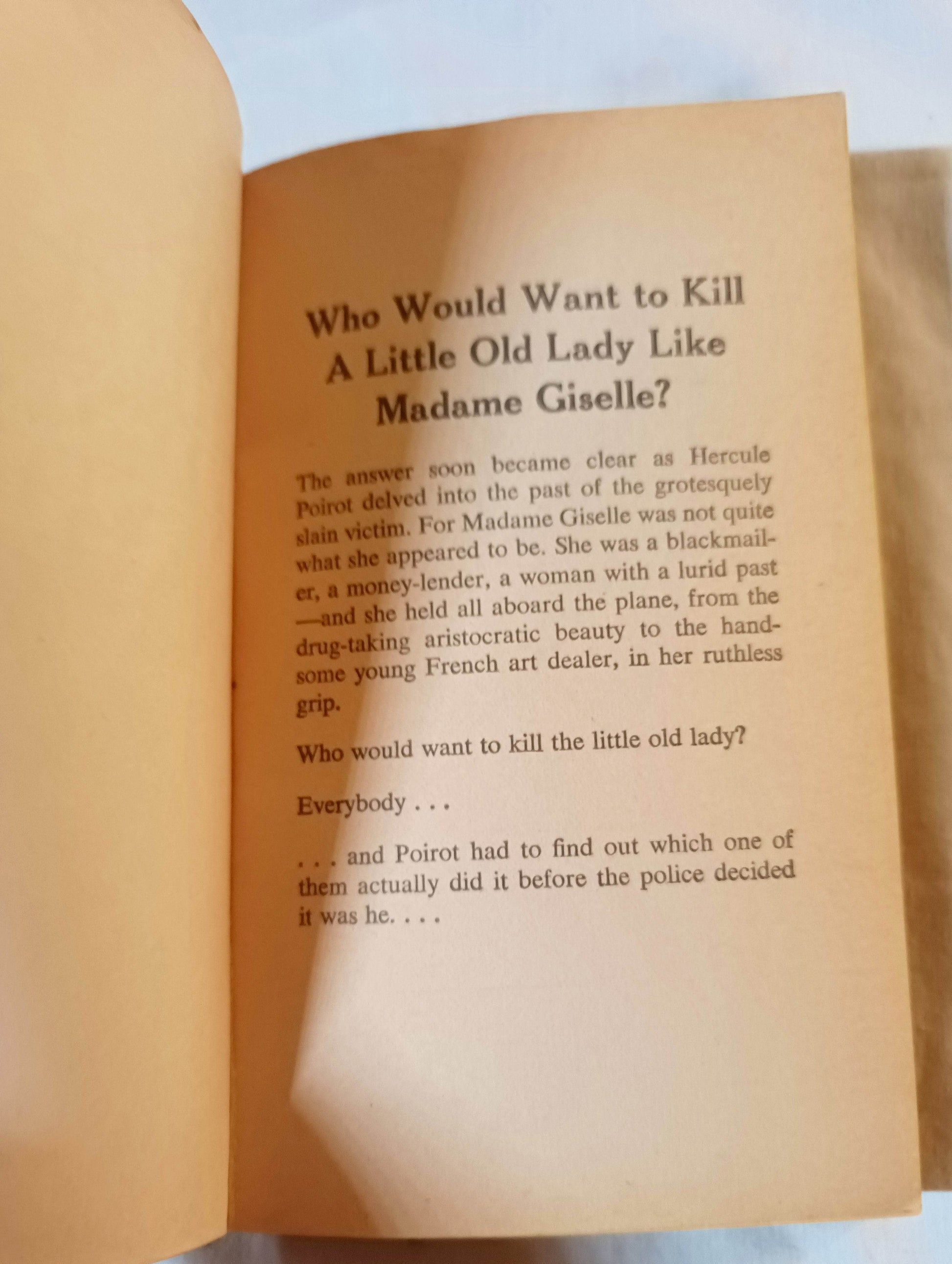 Agatha Christie Death In The Air Paperback Popular Library 1970's - TulipStuff