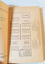 Load image into Gallery viewer, Agatha Christie Death In The Air Paperback Popular Library 1970&#39;s - TulipStuff
