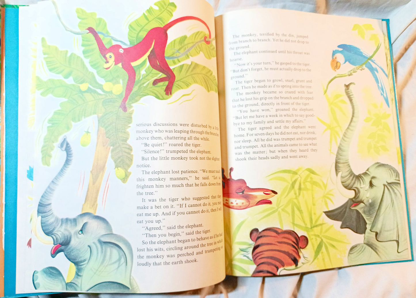 Animal Stories Mae Broadley World Distributers Playmore Hardcover 1969 - TulipStuff