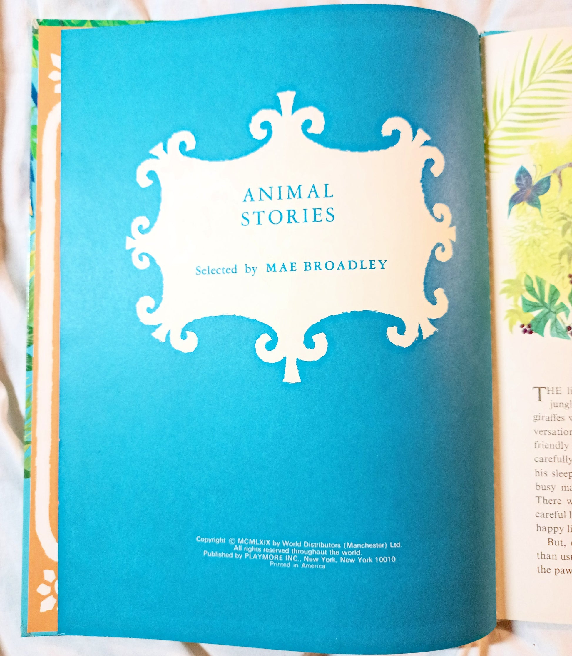 Animal Stories Mae Broadley World Distributers Playmore Hardcover 1969 - TulipStuff