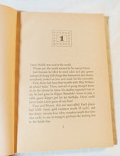 Load image into Gallery viewer, The Big Joke Game Scott Corbett Paperback First Printing 1973 - TulipStuff
