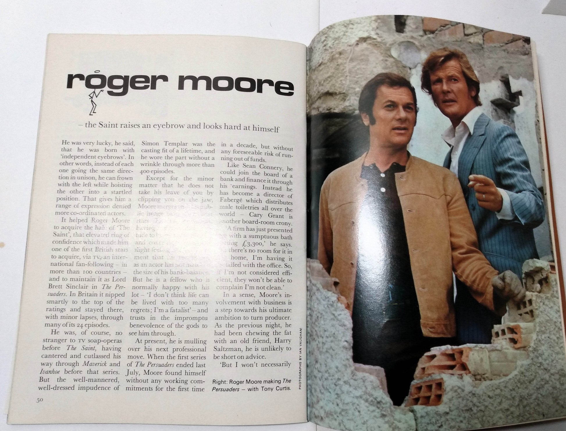 B.O.A.C. Welcome Aboard Airline Inflight Magazine 1972 Roger Moore - TulipStuff
