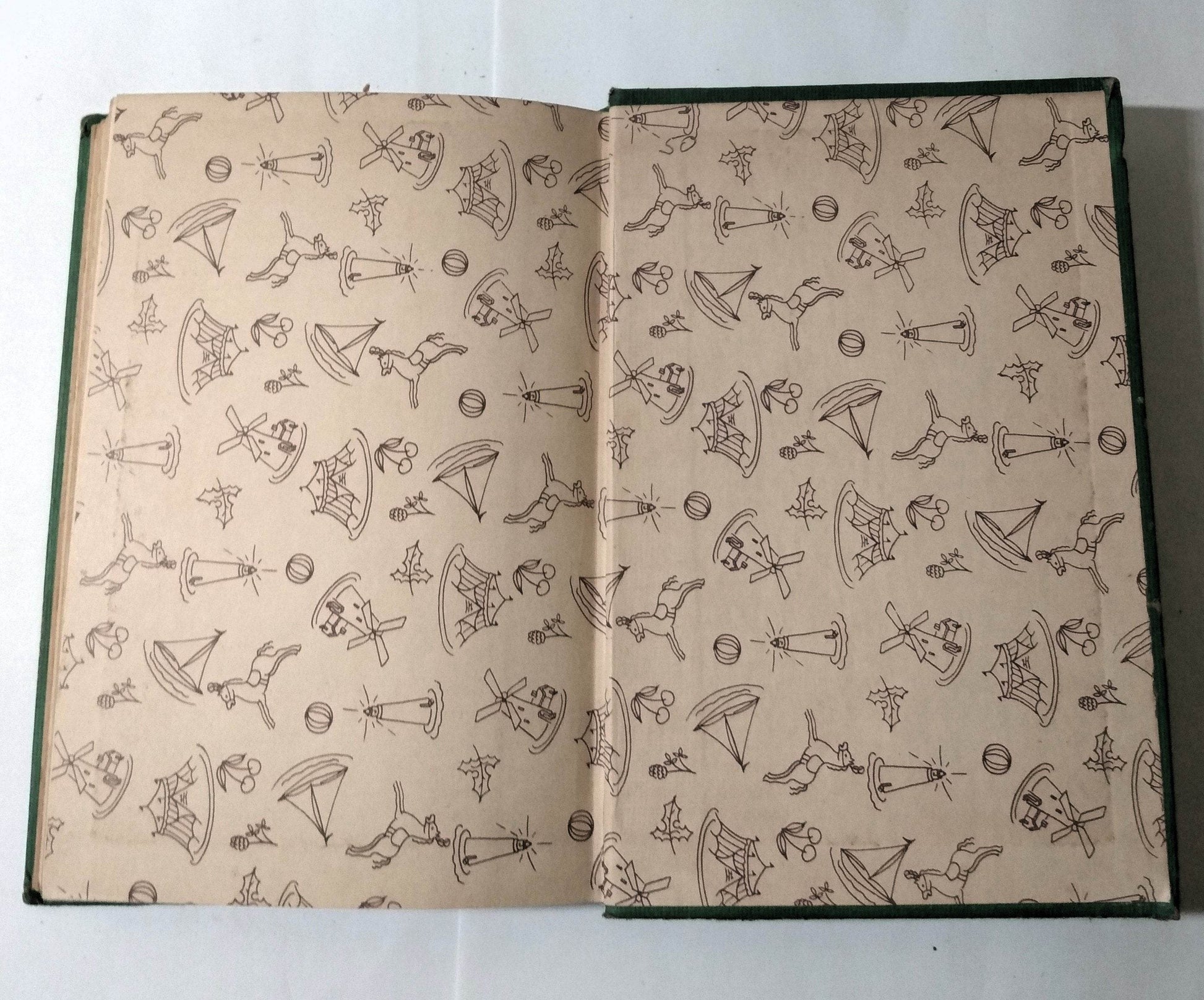 The Bobbsey Twins At Mystery Mansion Laura Lee Hope Hardcover 1945 - TulipStuff