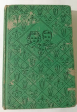 Load image into Gallery viewer, The Bobbsey Twins At Mystery Mansion Laura Lee Hope Hardcover 1945 - TulipStuff
