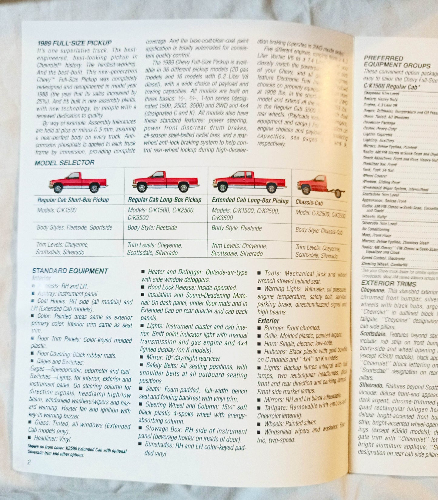 1989 Chevy Full-size Pickup Trucks C/K 1500 C/K 2500 C/K 3500 Brochure - TulipStuff