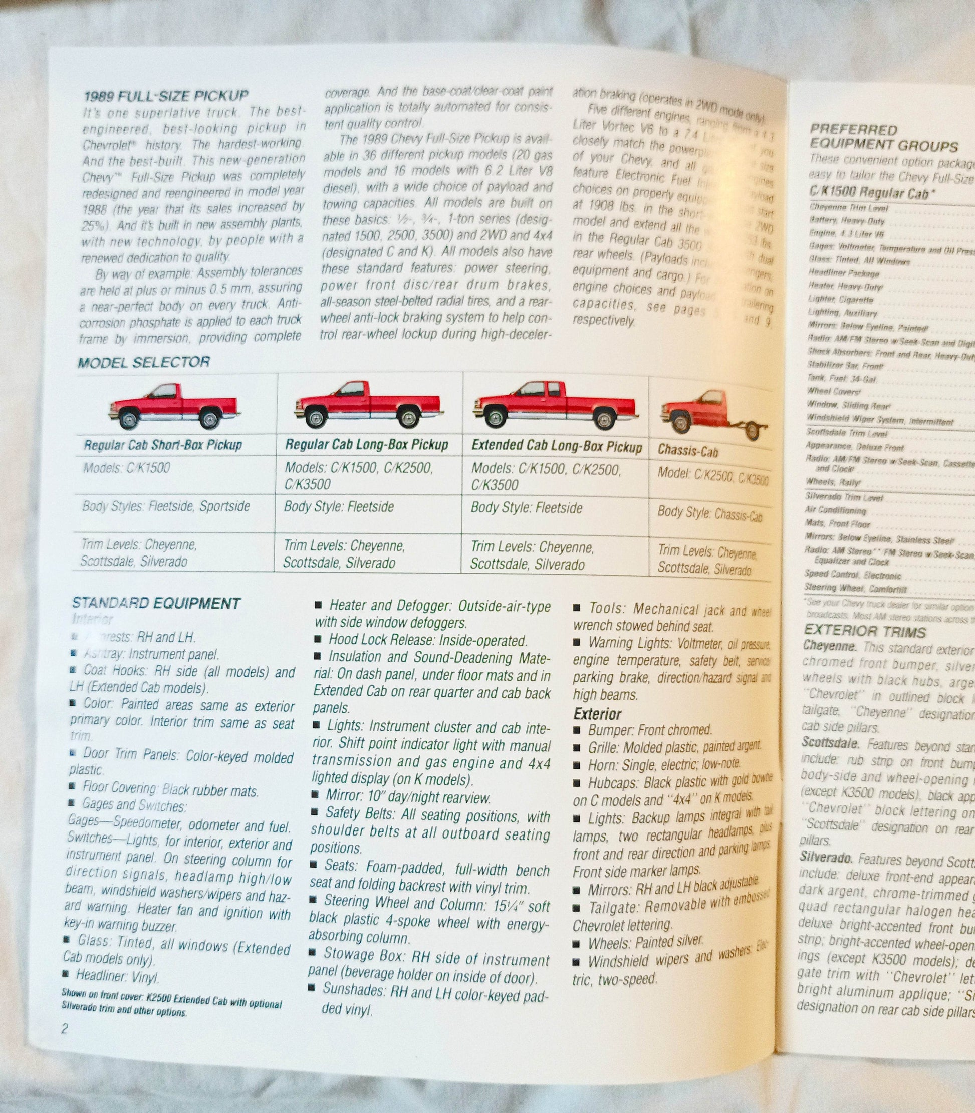 1989 Chevy Full-size Pickup Trucks C/K 1500 C/K 2500 C/K 3500 Brochure - TulipStuff