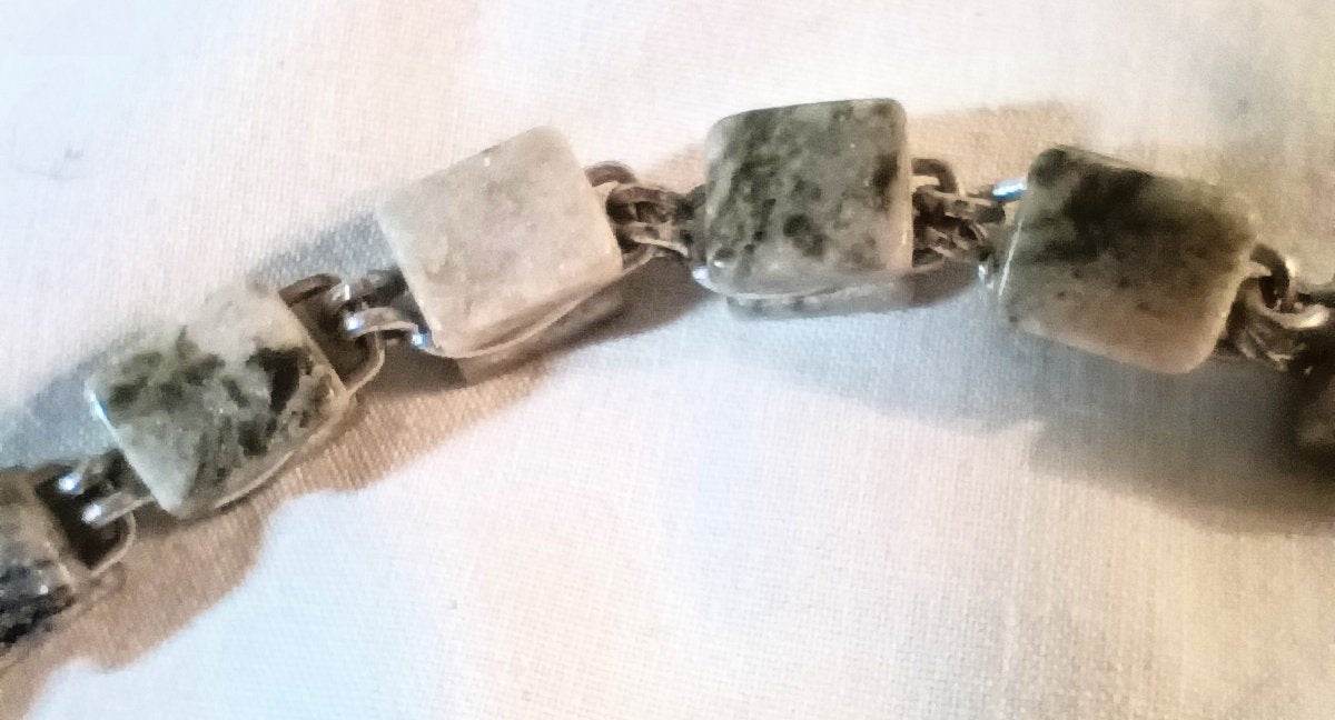 Connemara Marble 25” Rosary With Erin Crucifix Made In Ireland 1990's - TulipStuff