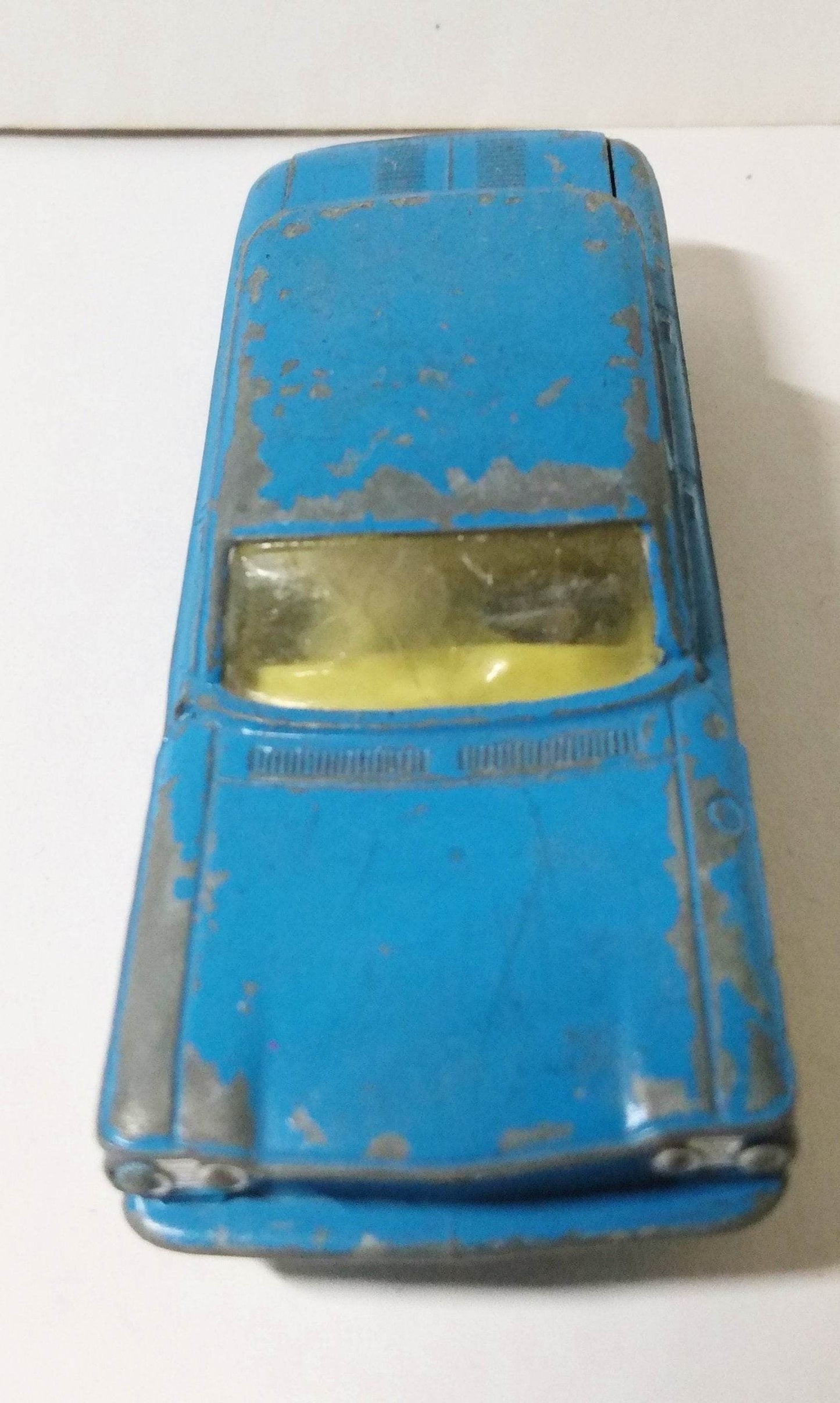 Corgi Toys 229 Chevrolet Corvair 4-Door Sedan 1961 Great Britain - TulipStuff