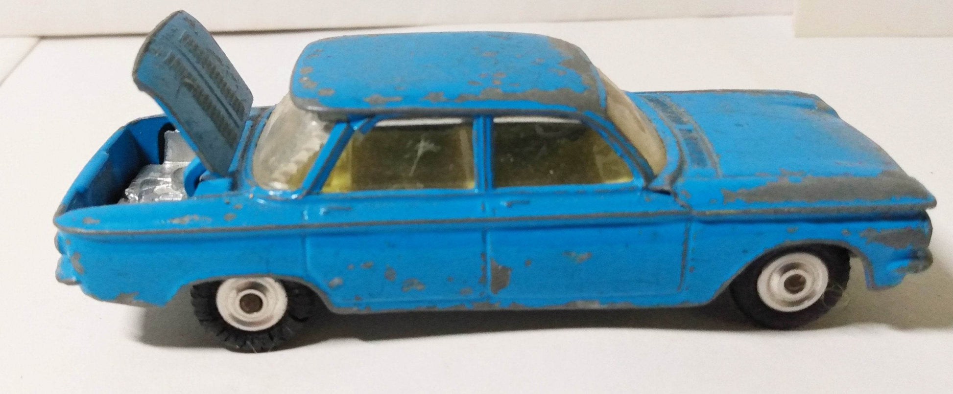 Corgi Toys 229 Chevrolet Corvair 4-Door Sedan 1961 Great Britain - TulipStuff