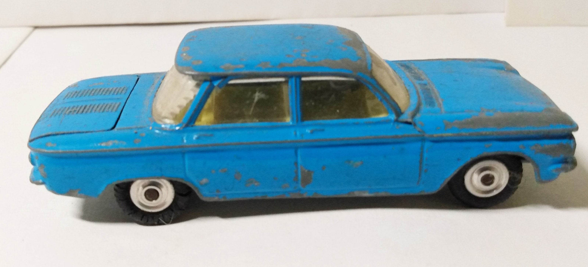 Corgi Toys 229 Chevrolet Corvair 4-Door Sedan 1961 Great Britain - TulipStuff