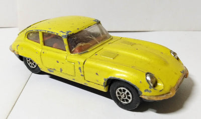 Corgi Toys 374 Jaguar E-Type 2+2 V12 Whizzwheels 1973 - TulipStuff