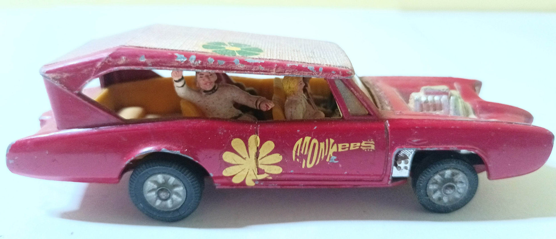 Corgi Toys 277 The Monkees Monkeemobile w/4 Figures 1968 - TulipStuff