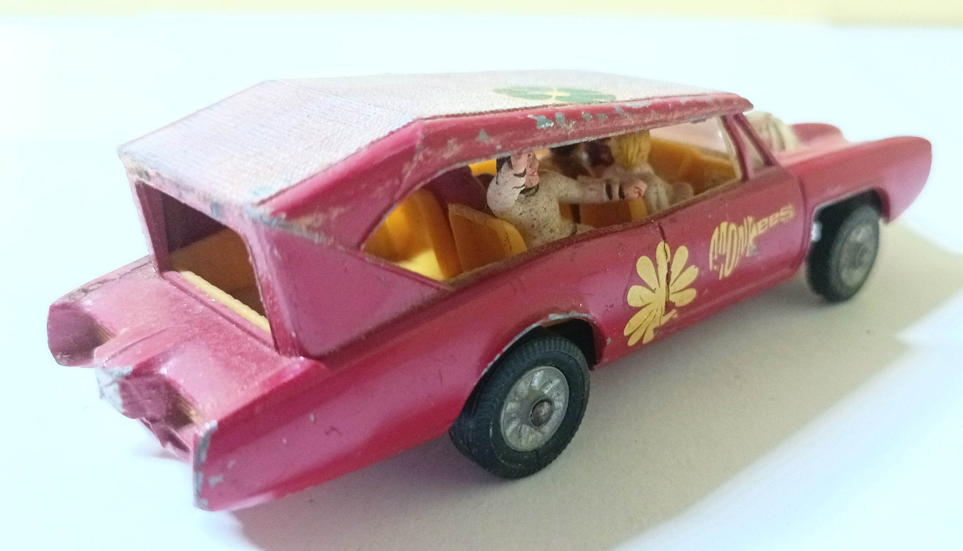 Corgi Toys 277 The Monkees Monkeemobile w/4 Figures 1968 - TulipStuff
