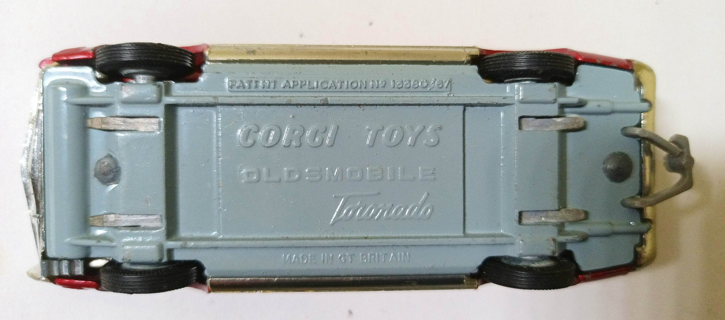 Corgi Toys 276 Oldsmobile Toronado Red Golden Jacks 1/43 1968 - TulipStuff