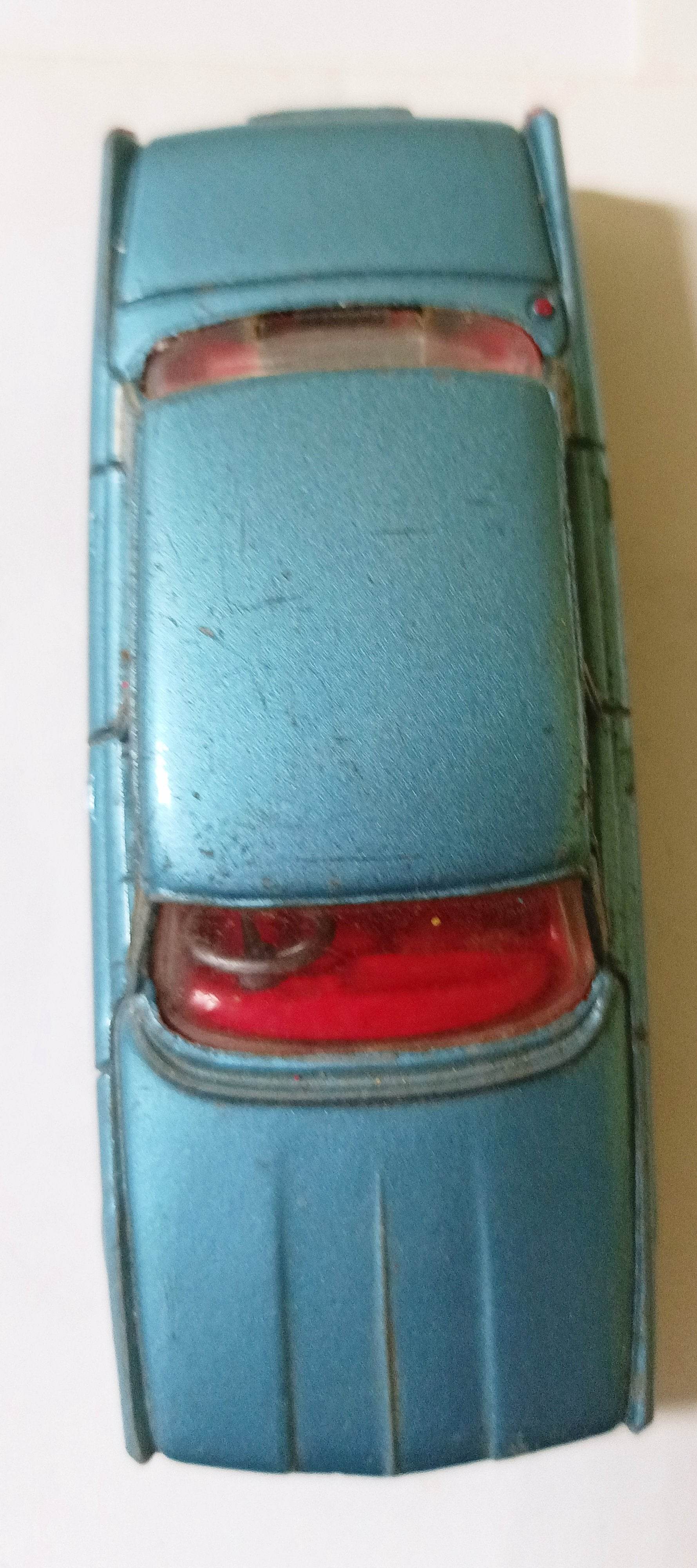 Corgi 252 Rover 2000 P6 4-Door Saloon Car Great Britain 1963 - TulipStuff