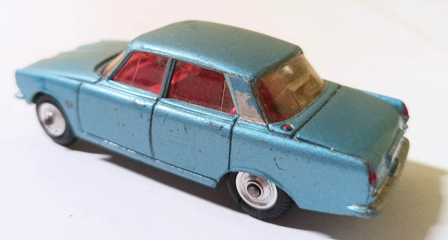 Corgi 252 Rover 2000 P6 4-Door Saloon Car Great Britain 1963 - TulipStuff