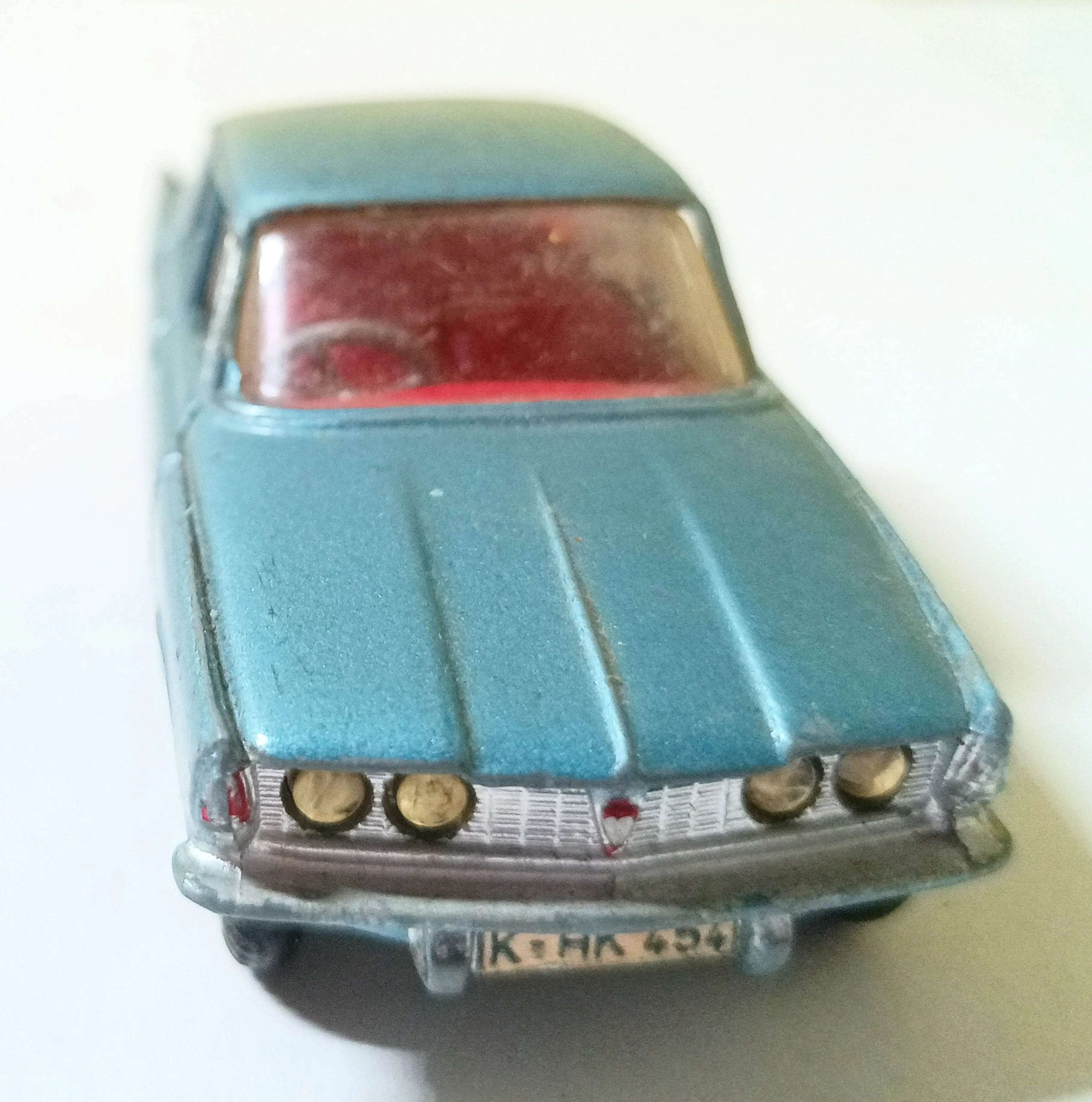 Corgi 252 Rover 2000 P6 4-Door Saloon Car Great Britain 1963